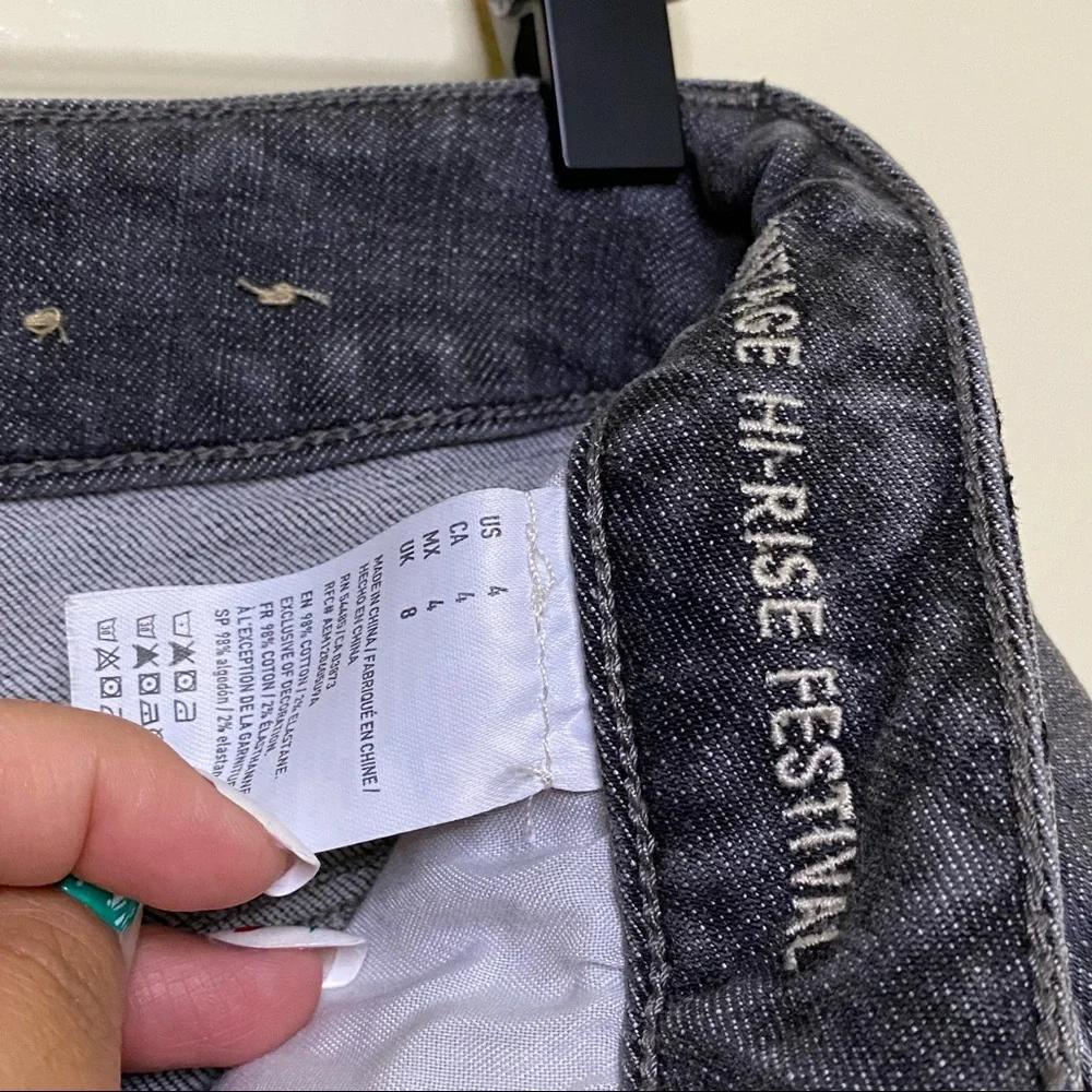 American Eagle Gray Frayed Studded Hi Rise Festival Denim Jean Shorts Size 4
